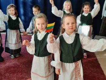 Priešmokyklinukų sveikinimai Lietuvai!